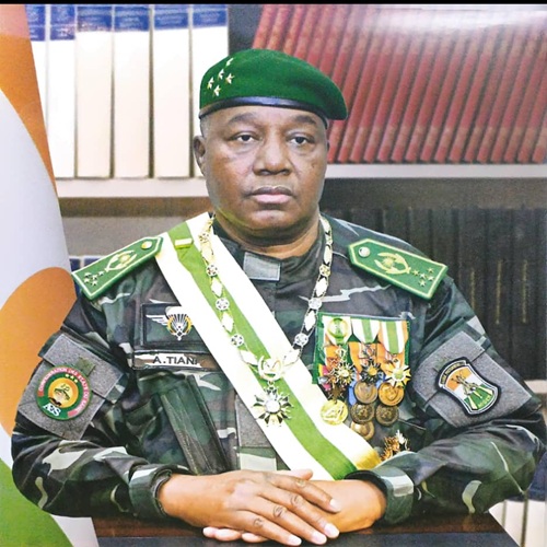 Photo de S.E LE GÉNÉRAL D'ARMÉE ABDOURAHMANE TIANI 